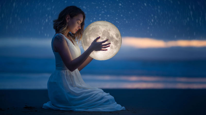 astrology woman moon